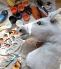 Hobby Horse Średni koń na kiju Premium biały z białą grzywą A4