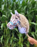 Hobby Horse Mały koń na kiju Premium tarantowaty biało-brązowy z beżową grzywą A4